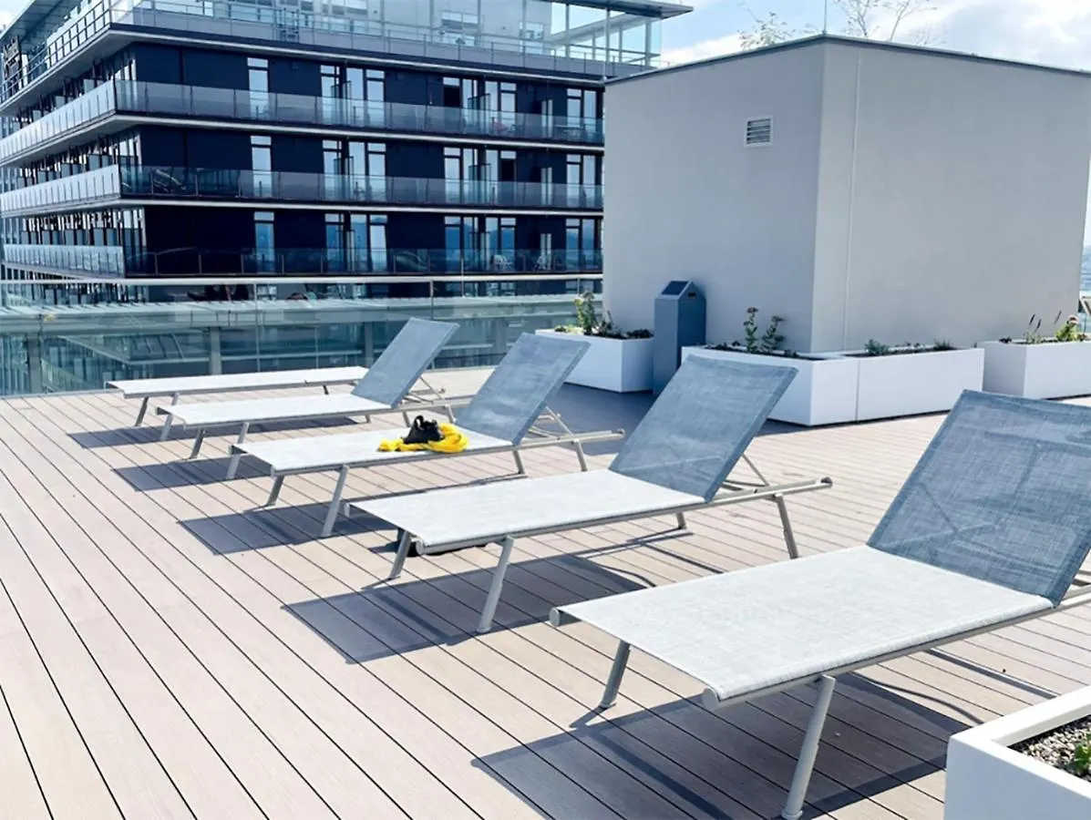 Apartment Sunrise Above Sky With Rooftop Pool Vienna